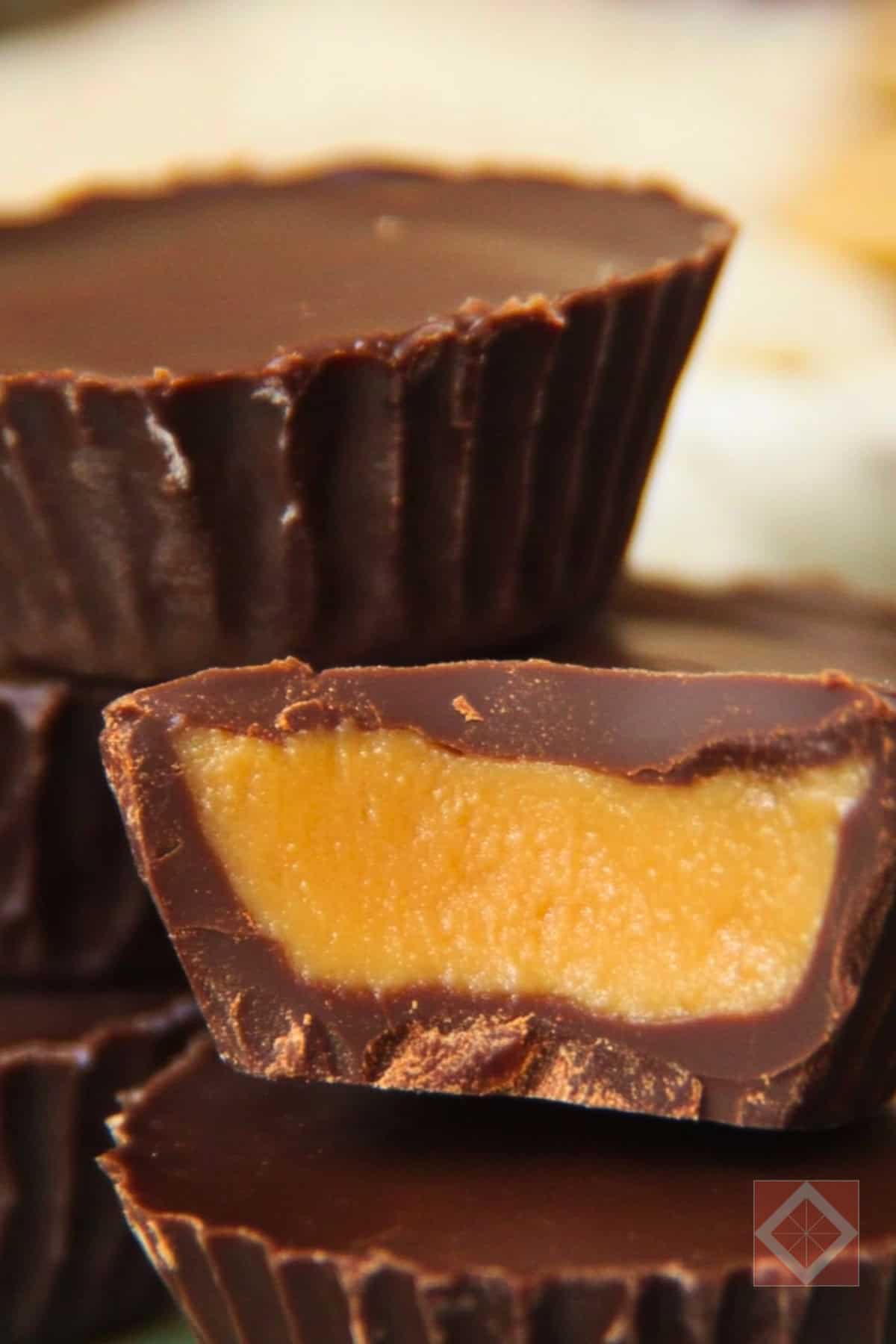 These Homemade Keto Peanut Butter Cups Might Just Be Better Than the Original 4 These Homemade Keto Peanut Butter Cups Might Just Be Better Than the Original - Peanut Butter Cups pin 2 midia