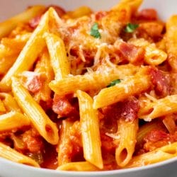 How to Make Penne Alla Vodka in an Instant Pot 6 How to Make Penne Alla Vodka in an Instant Pot - Penne Alla Vodka midia