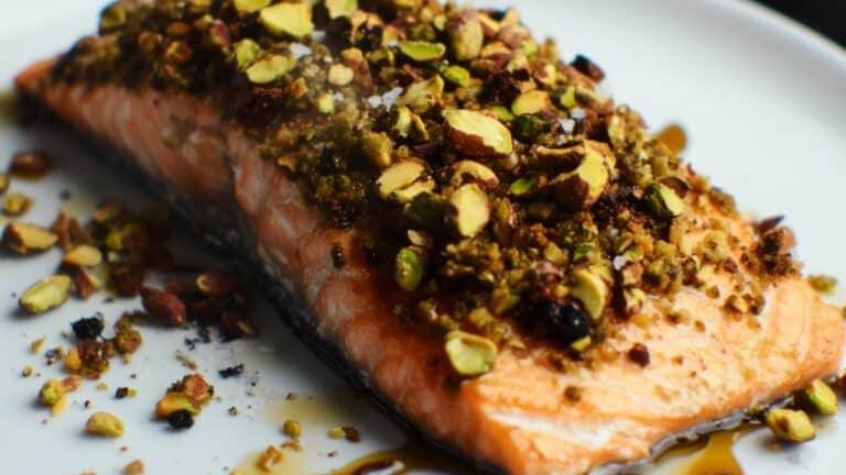 Pistachio Crusted Salmon (Keto-Friendly, Flavor-Packed, and Easy to Make) 4 Pistachio Crusted Salmon (Keto-Friendly, Flavor-Packed, and Easy to Make) - Pistachio Crusted Salmon Recipe midia