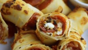 Keto Pizza Pinwheels That Actually Taste Like Pizza 1 Keto Pizza Pinwheels That Actually Taste Like Pizza - Pizza Pinwheels midia