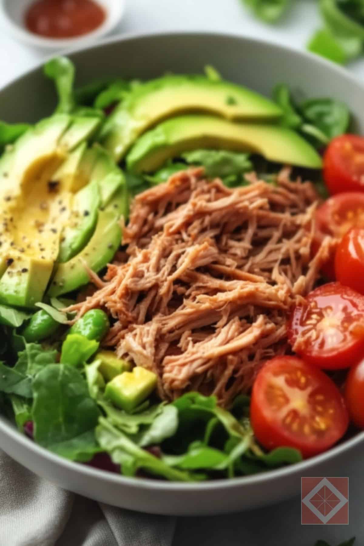 Pulled Pork Salad Bowl That’s High-Protein, Super Tasty & Doesn’t Take Forever 4 Pulled Pork Salad Bowl That’s High-Protein, Super Tasty & Doesn’t Take Forever - Pulled Pork Salad Bowl pin 2 midia
