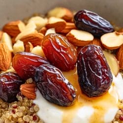 Fuel Your Morning with This Dash Diet Quinoa Bowl 6 Fuel Your Morning with This Dash Diet Quinoa Bowl - Quinoa Breakfast Bowl with Yogurt Dates and Almonds midia
