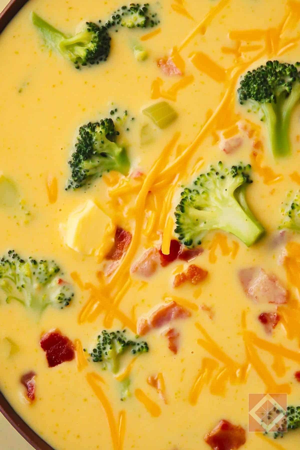 Rich & Creamy Broccoli Cheddar Soup for Keto Plans 3 Rich & Creamy Broccoli Cheddar Soup for Keto Plans - Rich Creamy Broccoli Cheddar Soup pin 1 midia