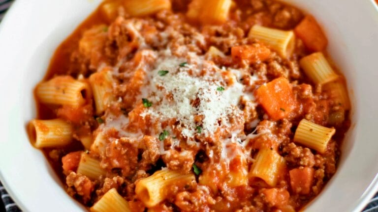 Easy Instant Pot Pasta Recipe: Creamy Rigatoni Bolognese 3 Easy Instant Pot Pasta Recipe: Creamy Rigatoni Bolognese - Rigatoni Bolognese midia