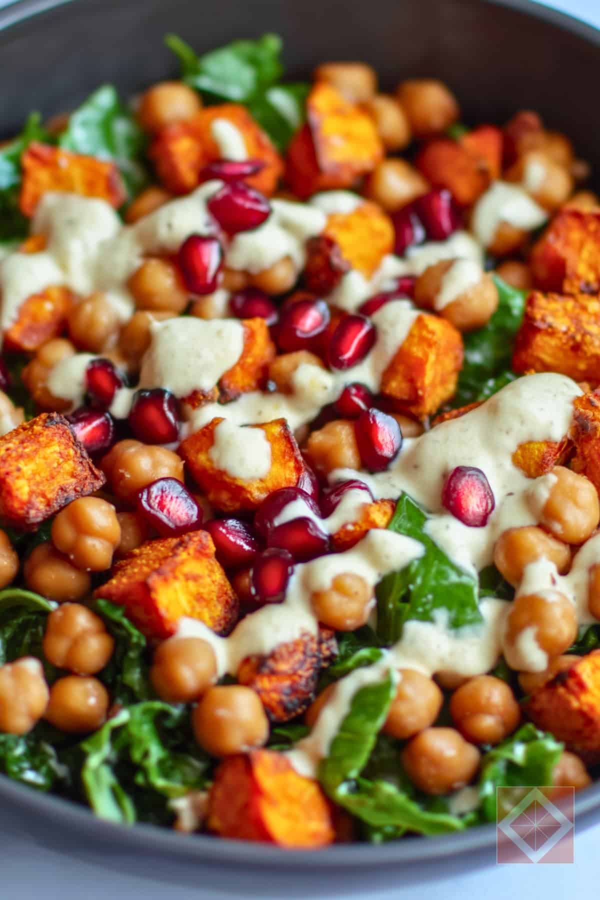 Roasted Chickpea & Sweet Potato High-Protein Vegan Salad 4 Roasted Chickpea & Sweet Potato High-Protein Vegan Salad - Roasted Chickpea Sweet Potato Salad pin 2 midia
