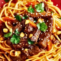 Easy & Delicious Sesame Beef Noodles You'll Love 4 Easy & Delicious Sesame Beef Noodles You'll Love - Saucy Sesame Beef Noodles midia