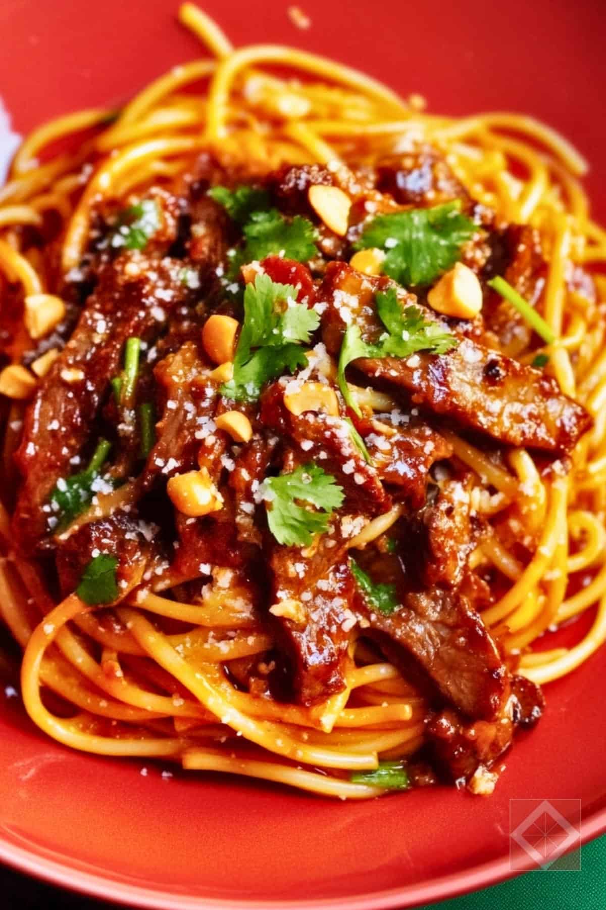 Easy & Delicious Sesame Beef Noodles You'll Love 3 Easy & Delicious Sesame Beef Noodles You'll Love - Saucy Sesame Beef Noodles pin 3 midia 1