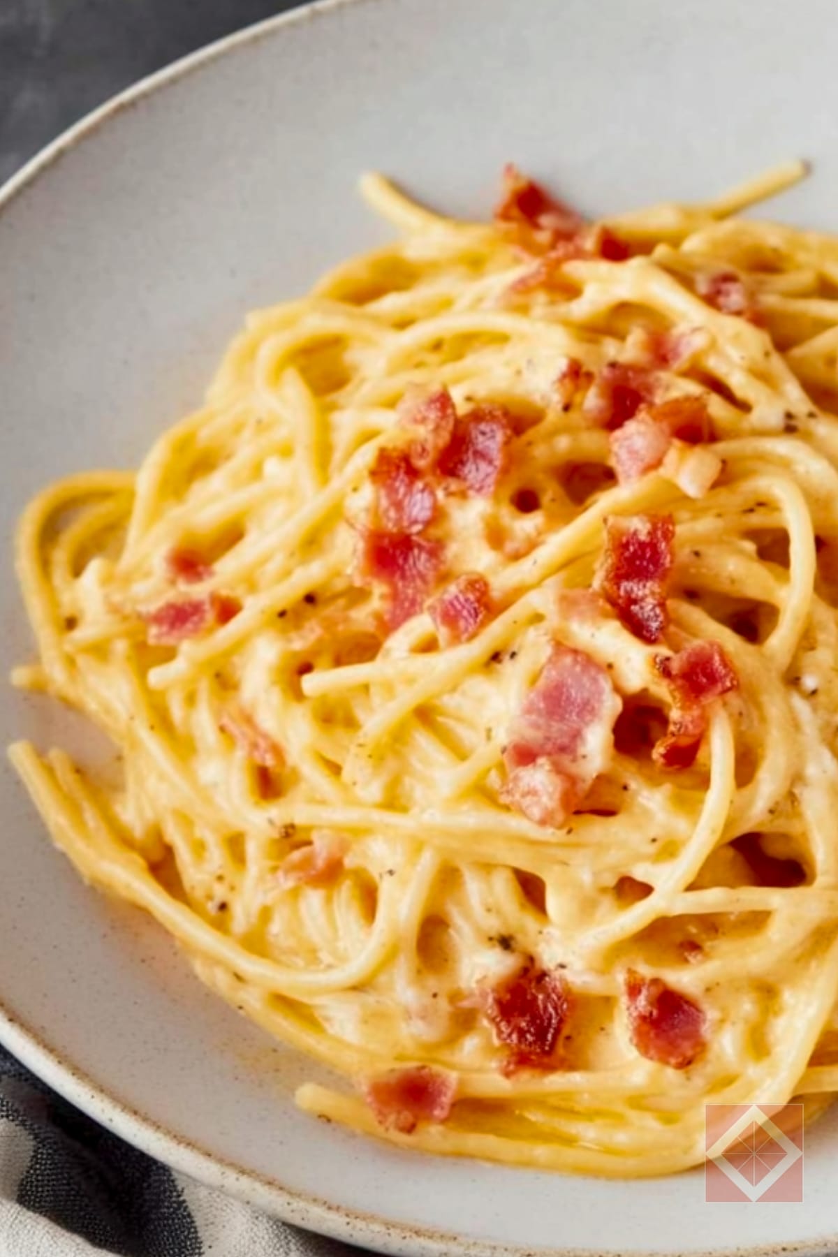 Spaghetti Carbonara Made Easy in an Instant Pot 4 Spaghetti Carbonara Made Easy in an Instant Pot - Spaghetti Carbonara pin 2 midia