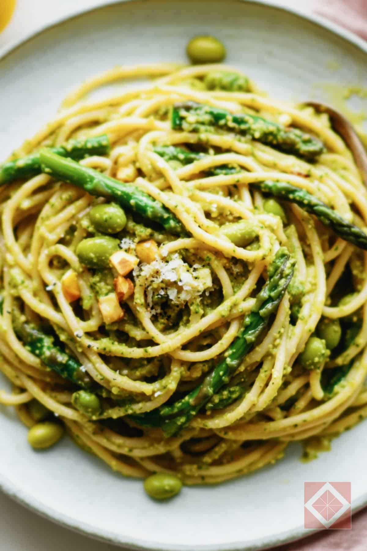 Fresh & Light Vegan Spaghetti with Asparagus & Pesto 5 Fresh & Light Vegan Spaghetti with Asparagus & Pesto - Spaghetti With Asparagus Pesto pin 3 midia