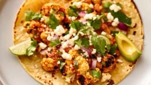 Easy (30 Mins) Spicy Chipotle Cauliflower Tacos for Any Meal 1 Easy (30 Mins) Spicy Chipotle Cauliflower Tacos for Any Meal - Spicy Chipotle Cauliflower Tacos midia