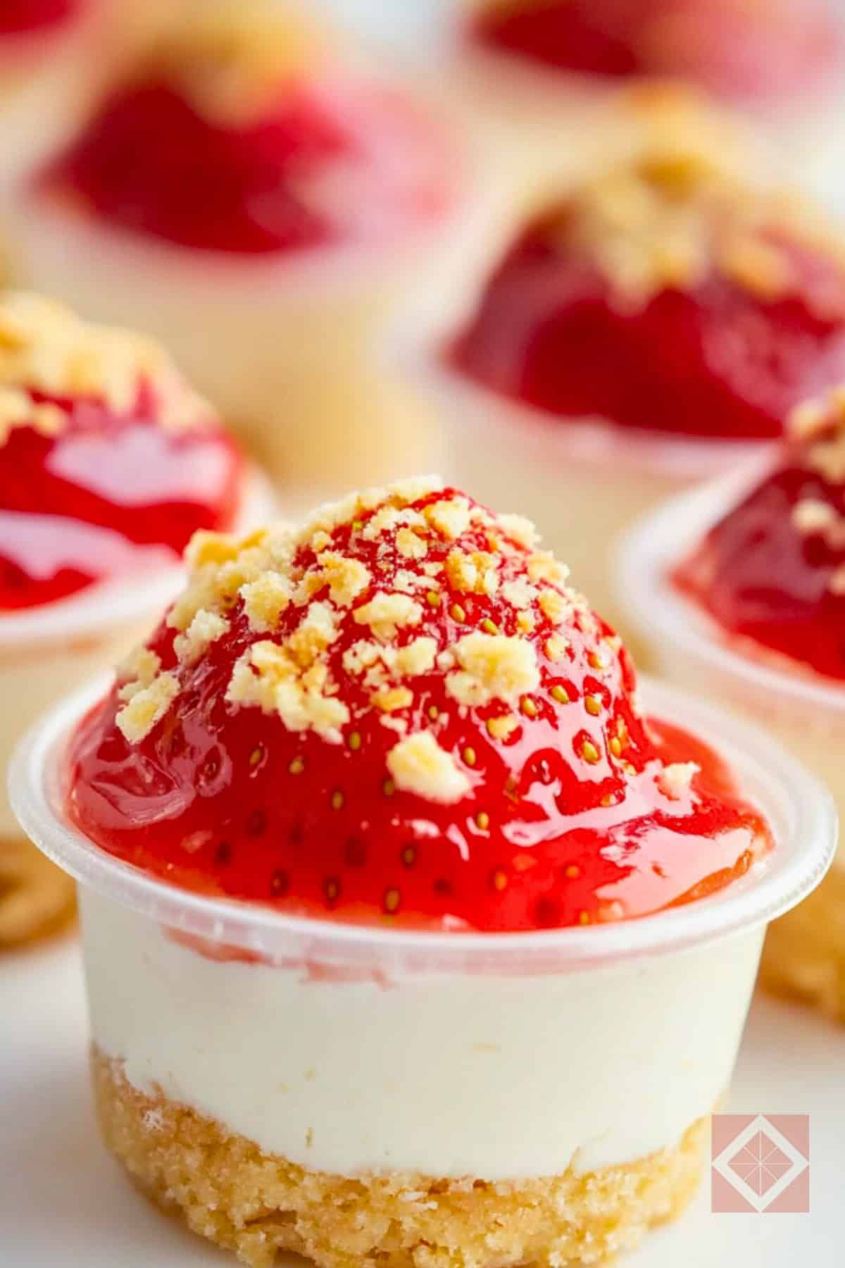 No-Bake Strawberry Cheesecake Cups (Keto-Approved and Crave-Worthy) 4 No-Bake Strawberry Cheesecake Cups (Keto-Approved and Crave-Worthy) - Strawberry Cheesecake Cups pin 2 midia