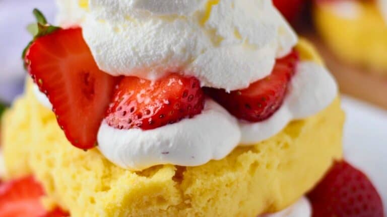 Low-Carb Strawberry Shortcake That Tastes Amazing 7 Low-Carb Strawberry Shortcake That Tastes Amazing - Strawberry Shortcake midia