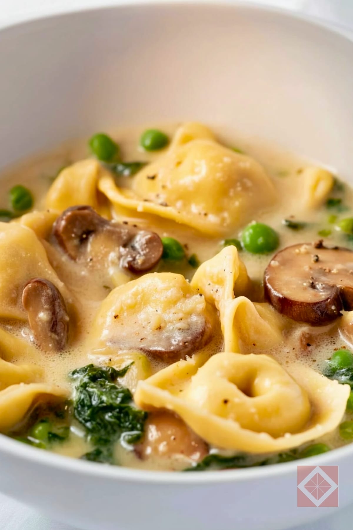 11 Best Instant Pot Pasta Recipes That Will Save Your Weeknight 12 11 Best Instant Pot Pasta Recipes That Will Save Your Weeknight - Tuscan Tortellini pin 1 midia