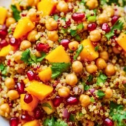 High-Protein Vegan Chickpea & Mango Quinoa Salad 5 High-Protein Vegan Chickpea & Mango Quinoa Salad - Vegan Chickpea Mango Quinoa Salad pin 4 midia