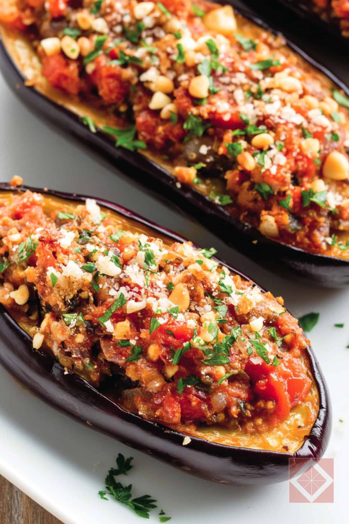 Easy Vegetarian Stuffed Spiced Eggplants One-Pot Slow Cooker Recipe to Try 2 Easy Vegetarian Stuffed Spiced Eggplants One-Pot Slow Cooker Recipe to Try - Vegetarian Stuffed Spiced Eggplants pin 1 midia