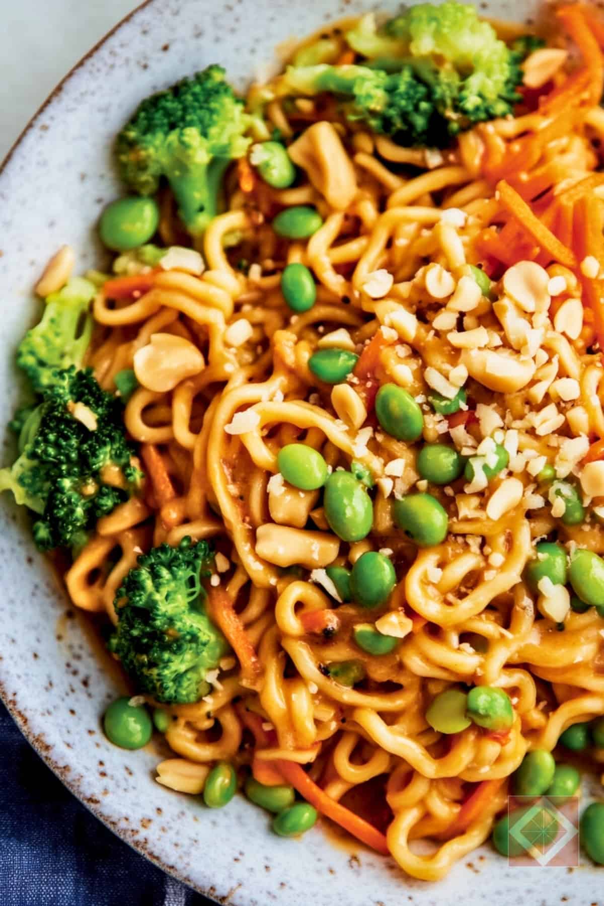 Healthy & Satisfying 15 Min Veggie Peanut Noodles Recipe 3 Healthy & Satisfying 15 Min Veggie Peanut Noodles Recipe - Veggie Peanut Noodles pin 2 midia 1