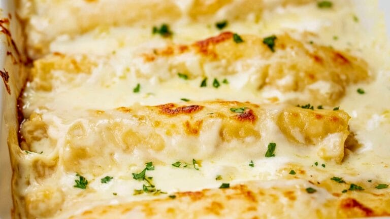 Melt-in-Your-Mouth White Queso Chicken Enchiladas 4 Melt-in-Your-Mouth White Queso Chicken Enchiladas - White Queso Chicken Enchilada midia