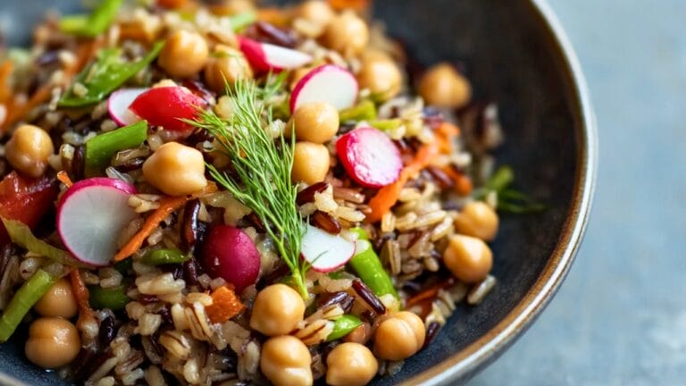 Best Pickled Radish Wild Rice Salad for a DASH Diet Meal - Wild Rice Salad with Chickpeas and Pickled Radish midia