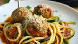 Zoodles & Meatballs: A Tasty, Guilt-Free Keto Pasta Swap 1 Zoodles & Meatballs: A Tasty, Guilt-Free Keto Pasta Swap - Zoodles Meatballs Boat midia