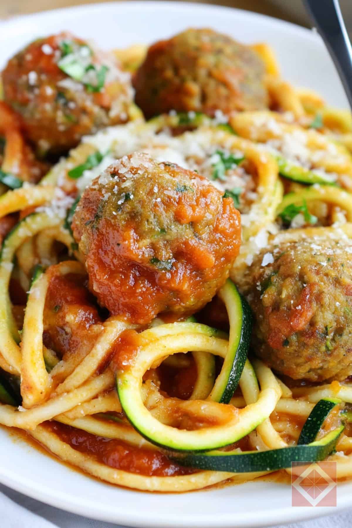Zoodles & Meatballs: A Tasty, Guilt-Free Keto Pasta Swap 2 Zoodles & Meatballs: A Tasty, Guilt-Free Keto Pasta Swap - Zoodles Meatballs pin 1 midia