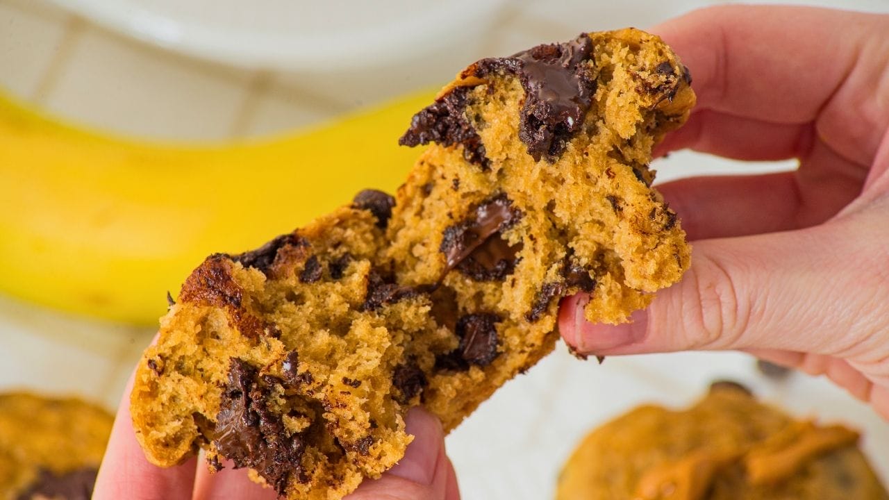 Easy Peanut Butter and Banana Muffin Recipe - peanut butter bannana muffin Recipe 3