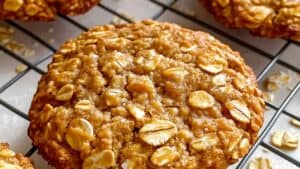 ANZAC Biscuits: A Crisp, Chewy Link to the 1910 Past 1 ANZAC Biscuits: A Crisp, Chewy Link to the 1910 Past - ANZAC Biscuits midia