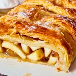 Best Apple Strudel One-Pot Dessert Recipe for a Sweet & Simple Treat 4 Best Apple Strudel One-Pot Dessert Recipe for a Sweet & Simple Treat - Apple Strudel midia