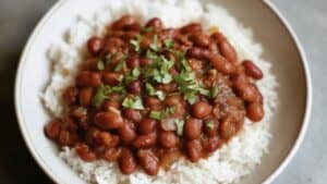 Authentic Southern Red Beans & Rice with Smoked Meat 1 Authentic Southern Red Beans & Rice with Smoked Meat - Authentic Southern Red Beans Rice with Smoked Meat midia