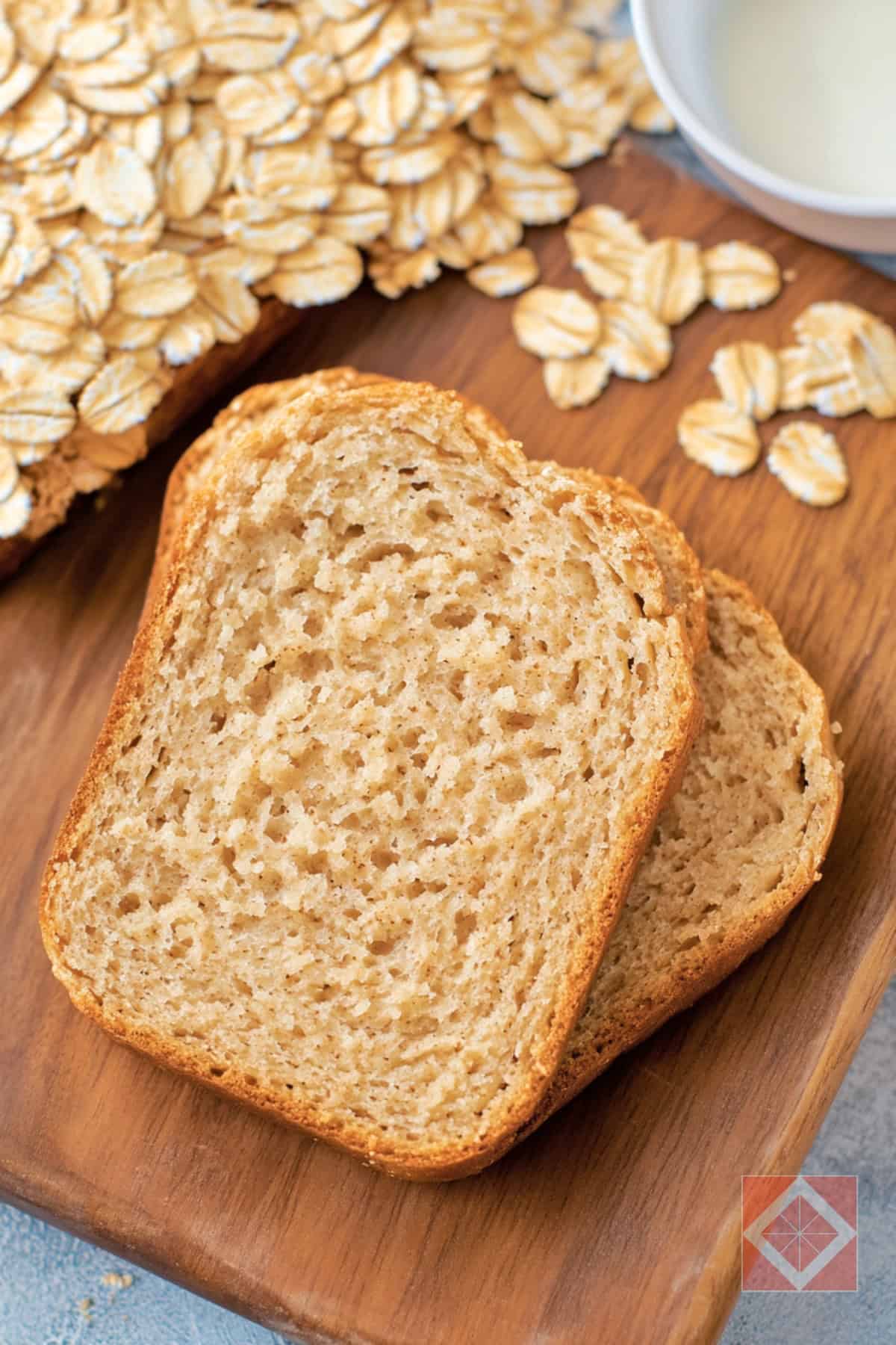 The Best Bread Machine Recipe for Brown Sugar Oatmeal Bread 4 The Best Bread Machine Recipe for Brown Sugar Oatmeal Bread - Brown Sugar Oatmeal Bread pin 2 midia