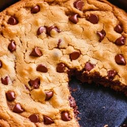 Chocolate Chip Skillet Cookie Recipe for Easy Baking 4 Chocolate Chip Skillet Cookie Recipe for Easy Baking - Chocolate Chip Skillet Cookie midia