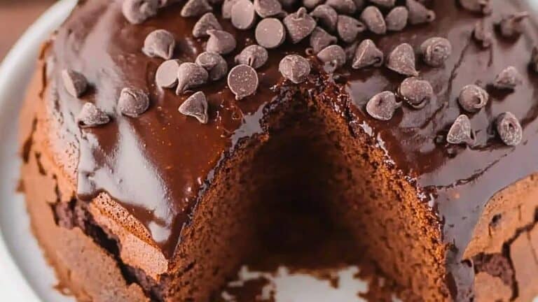 Single-Serve Protein Cake for Late-Night Cravings or Post-Workout Fuel 6 Single-Serve Protein Cake for Late-Night Cravings or Post-Workout Fuel - Chocolate Protein Cake midia