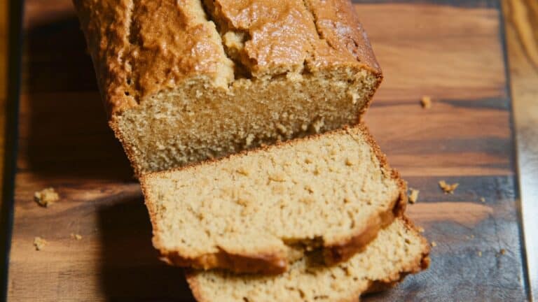 This Peanut Butter Bread Recipe Hasn’t Changed Since the 1930s 6 This Peanut Butter Bread Recipe Hasn’t Changed Since the 1930s - Classic Peanut Butter Bread midia