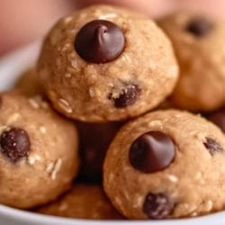 These No-Bake Cookie Dough Bites? Life-Changing, Honestly 5 These No-Bake Cookie Dough Bites? Life-Changing, Honestly - Cookie Dough Bites with Oats midia 1