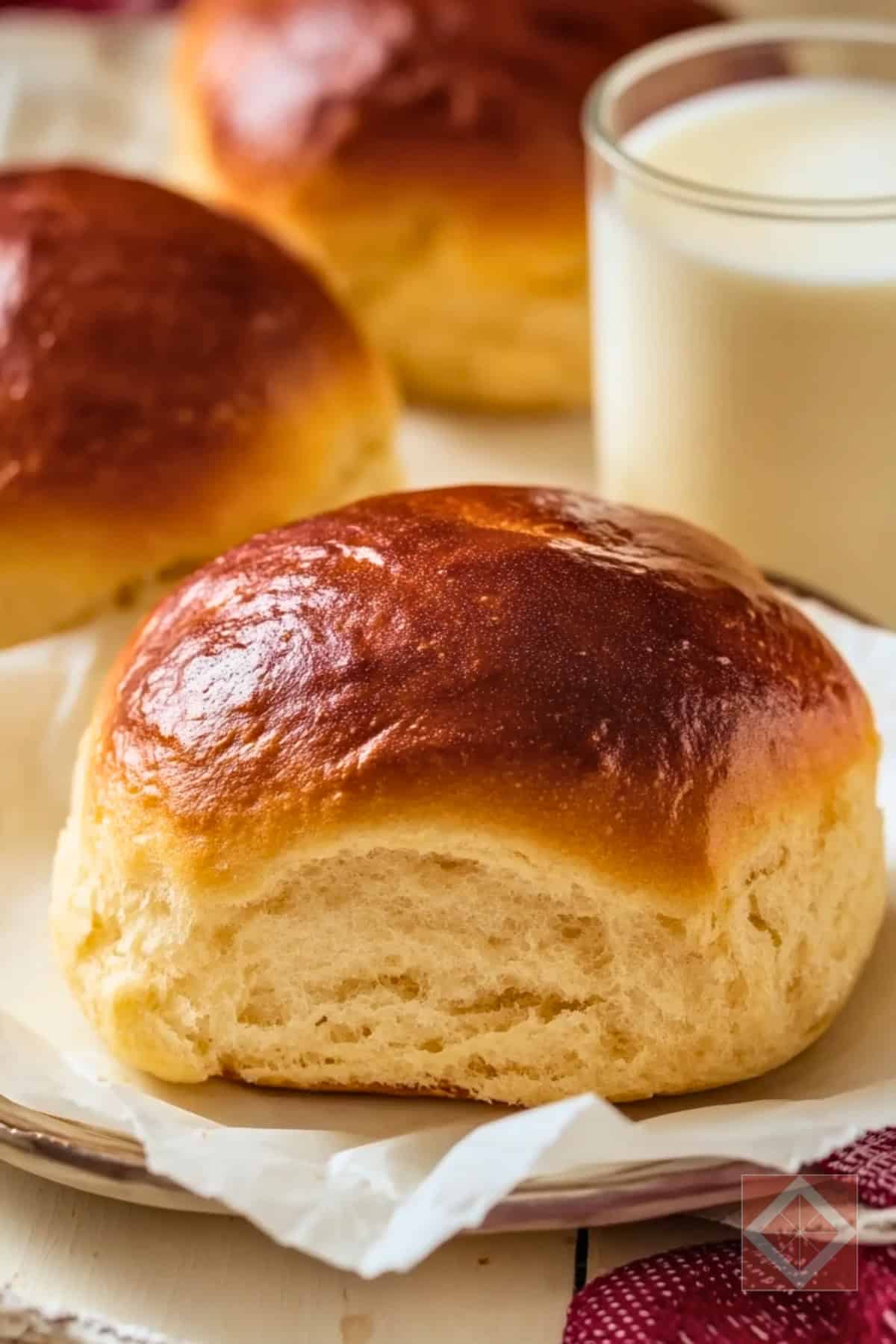 This Old-Fashioned Bun Recipe Might Be Better Than Brioche - Fluffy Sally Lunn Buns pin 3 midia