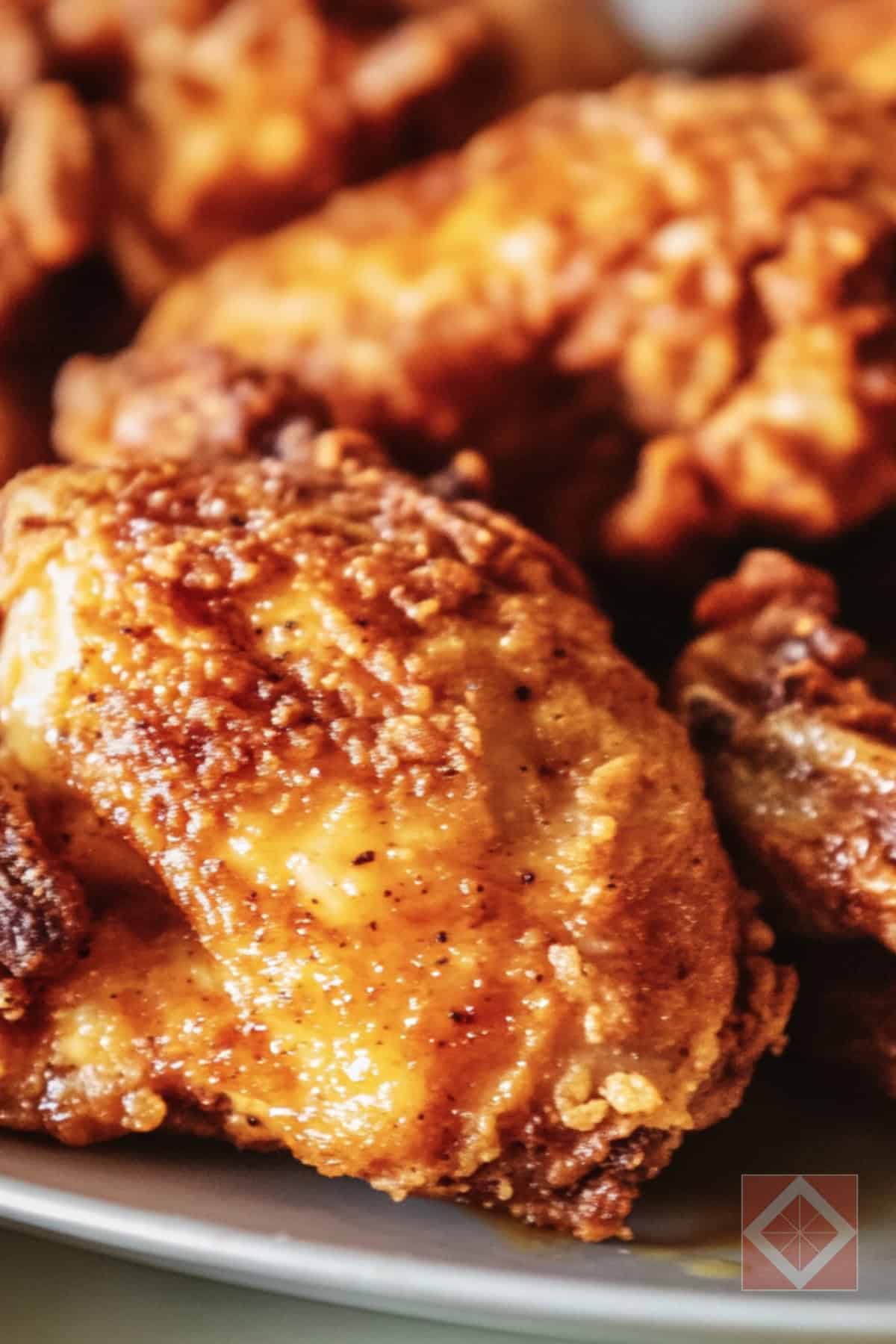 Golden Brown & Juicy Southern Fried Cornish Hens 3 Golden Brown & Juicy Southern Fried Cornish Hens - Golden Brown Juicy Southern Fried Cornish Hens pin 1 midia 2