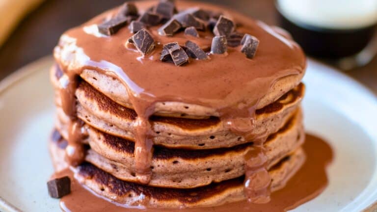 High-Protein Chocolate Pancakes with Greek Yogurt 7 High-Protein Chocolate Pancakes with Greek Yogurt - High Protein Chocolate Pancakes with Greek Yogurt midia