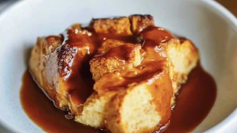 Indulgent Soul Food Bread Pudding with Homemade Salted Caramel 7 Indulgent Soul Food Bread Pudding with Homemade Salted Caramel - Indulgent Bread Pudding with Homemade Salted Caramel midia