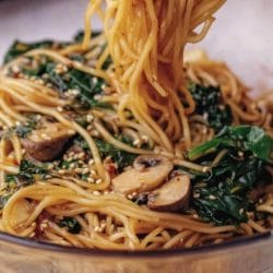 Lazy Asian Veggie Noodles for Effortless Nights 4 Lazy Asian Veggie Noodles for Effortless Nights - Lazy Veggie Noodles midia