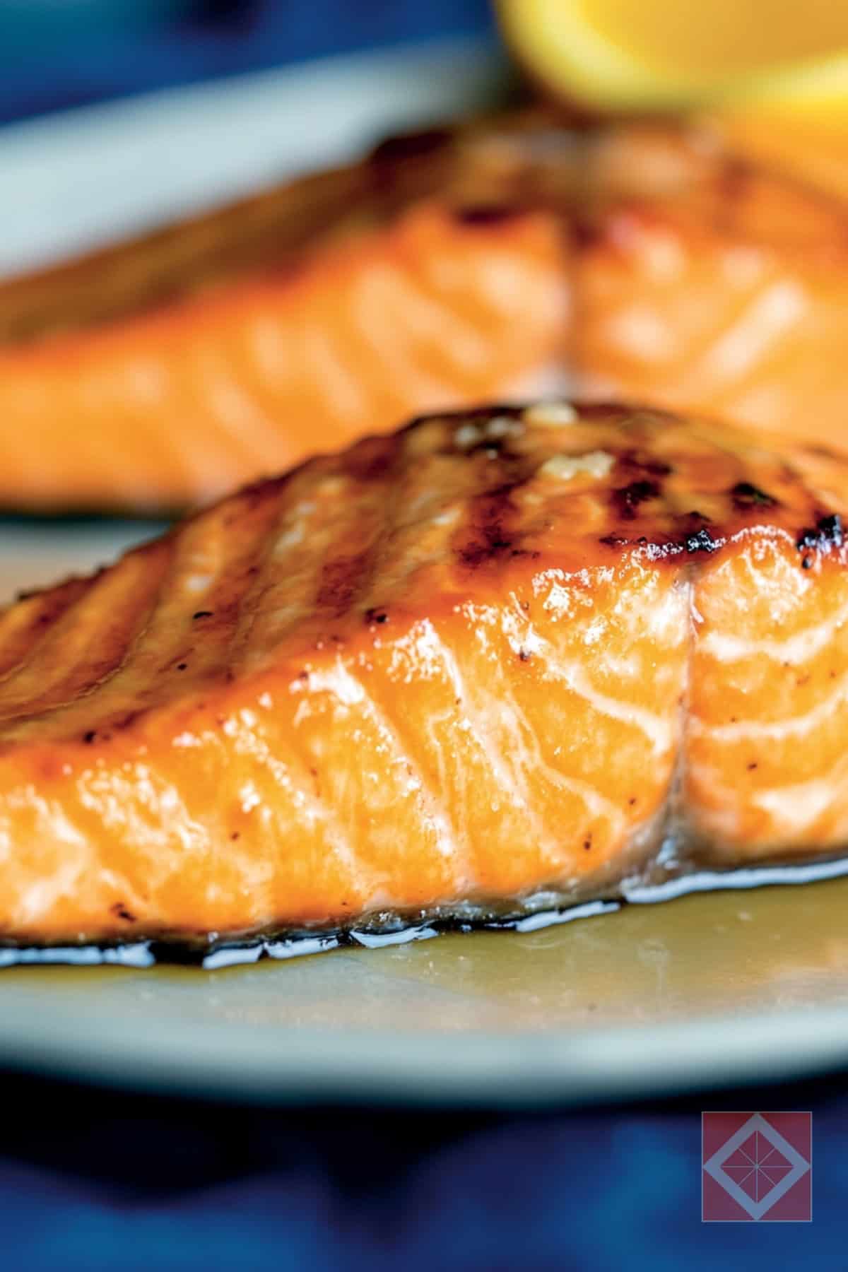 Quick Maple-Glazed Salmon Perfect for Busy Nights 3 Quick Maple-Glazed Salmon Perfect for Busy Nights - Maple Glazed Salmon pin 2 midia