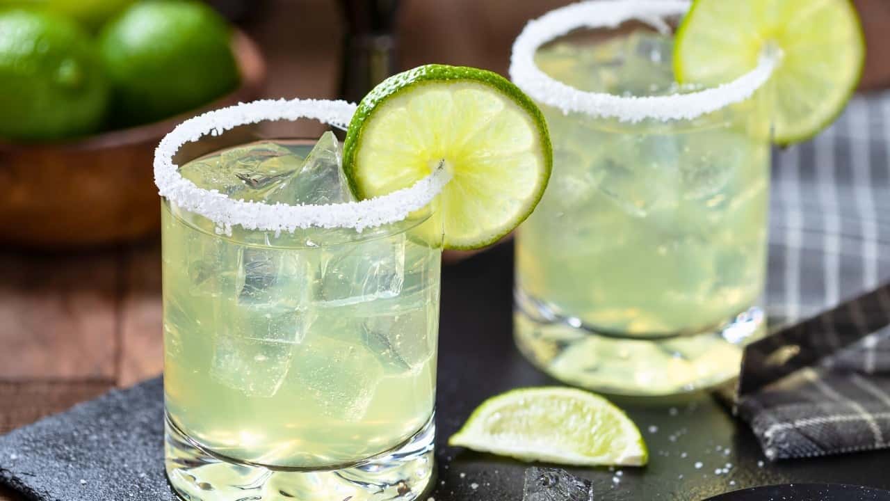 8 Easy Tequila & Mezcal Recipes That Taste Like Vacation in a Glass 10 8 Easy Tequila & Mezcal Recipes That Taste Like Vacation in a Glass - Margarita cocktail ss2266459595 dnoh