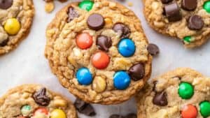 The Best Monster Cookies From 1980 for a Chewy, Chunky Bite 1 The Best Monster Cookies From 1980 for a Chewy, Chunky Bite - Monster Cookies midia 1