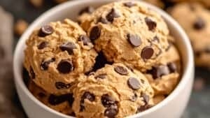 Protein Cookie Dough You Can Eat with a Spoon & Still Call It a Win 1 Protein Cookie Dough You Can Eat with a Spoon & Still Call It a Win - No Bake Protein Cookie Dough midia