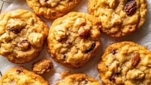 Hermit Cookies: The Forgotten Favorite from Old Recipe Books 1 Hermit Cookies: The Forgotten Favorite from Old Recipe Books - Old Fashioned Hermit Cookies midia