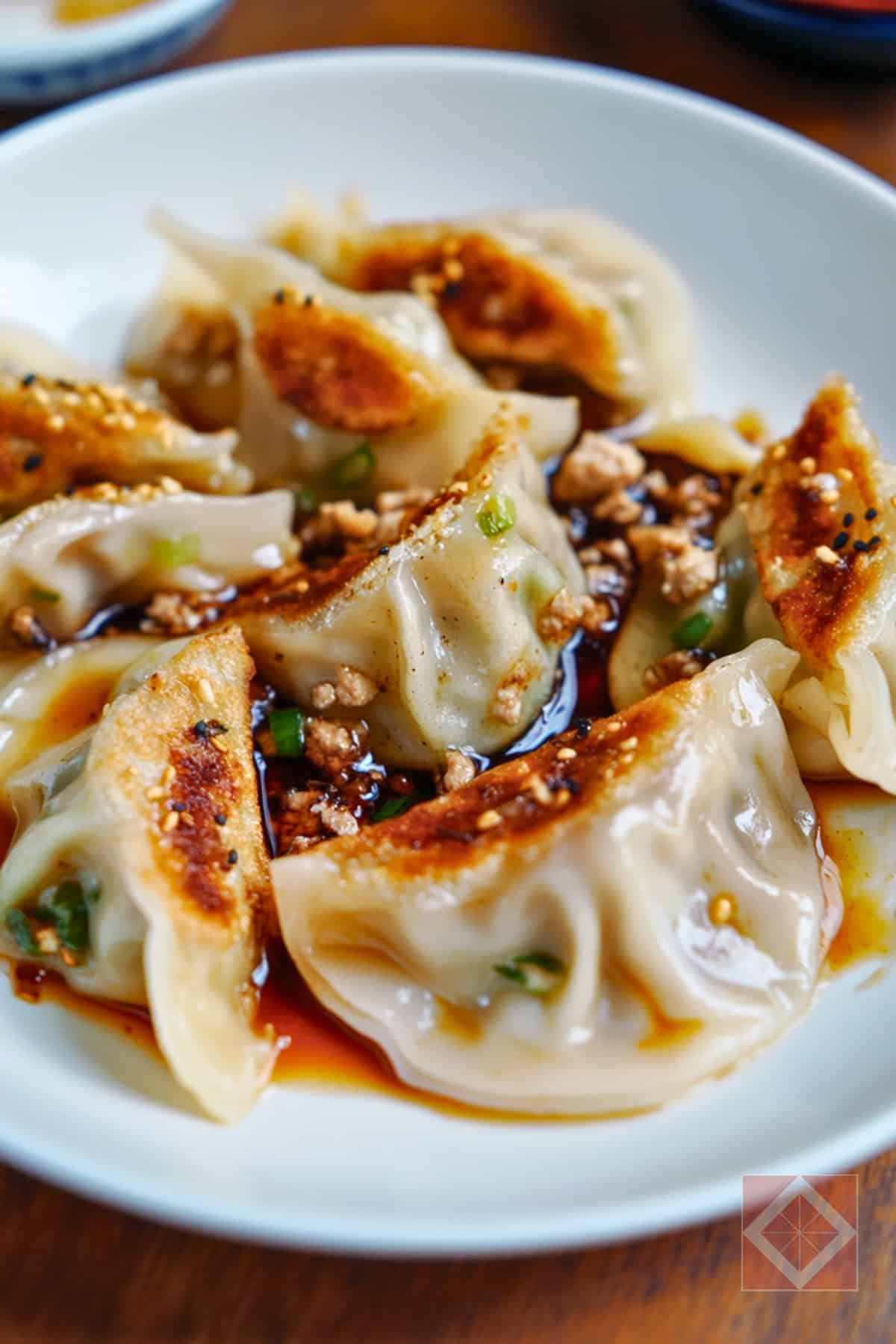 11 Easy Asian Appetizers That Taste Better Than Takeout 17 11 Easy Asian Appetizers That Taste Better Than Takeout - Pork Dumplings pin 1 midia
