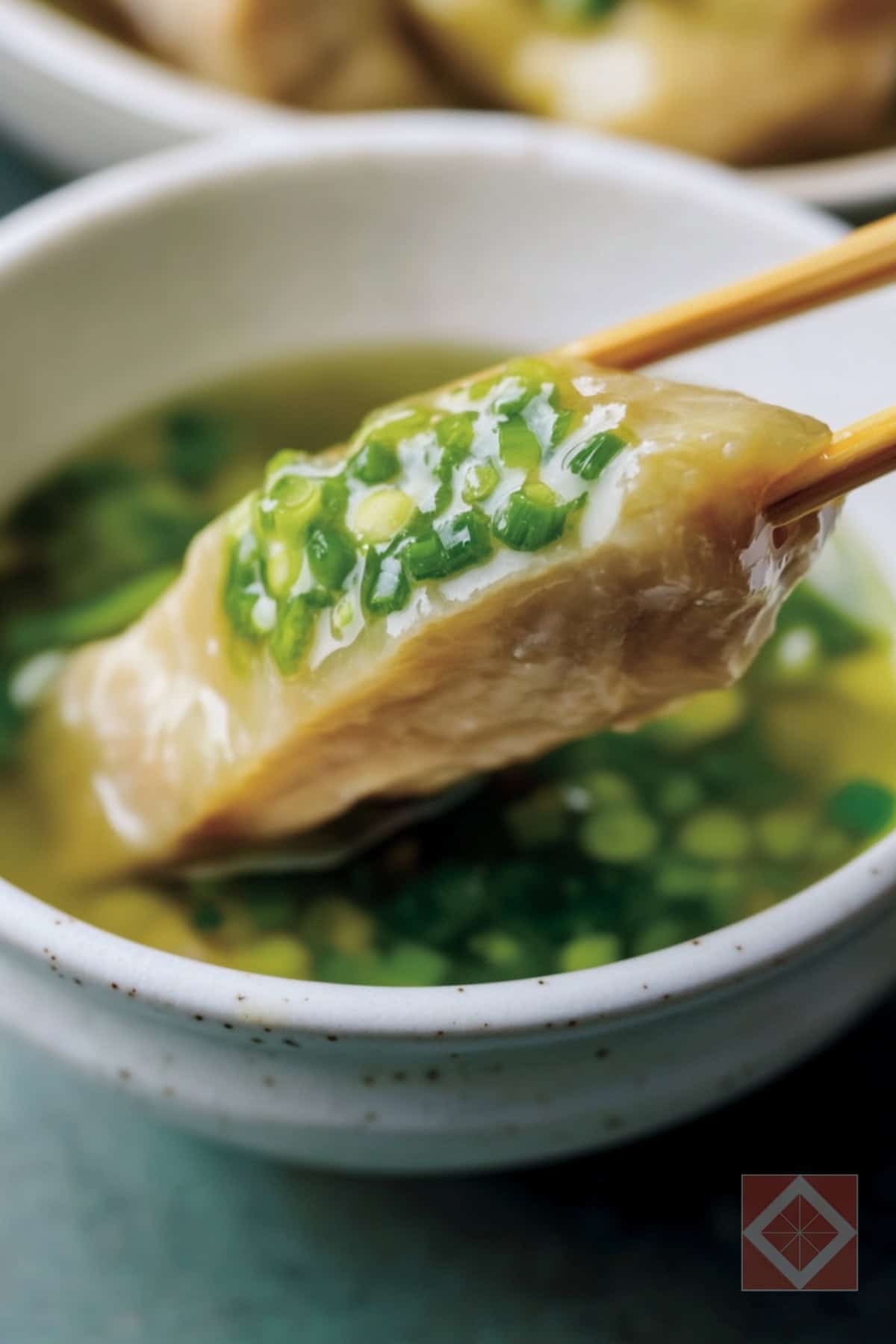 Raw Ginger-Scallion Oil: Bold Flavor in Seconds 2 Raw Ginger-Scallion Oil: Bold Flavor in Seconds - Raw Ginger Scallion Oil pin 1 midia