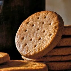 Survival Food with Sea Biscuits (Hardtack) Recipe 5 Survival Food with Sea Biscuits (Hardtack) Recipe - Sea Biscuits Hardtack midia
