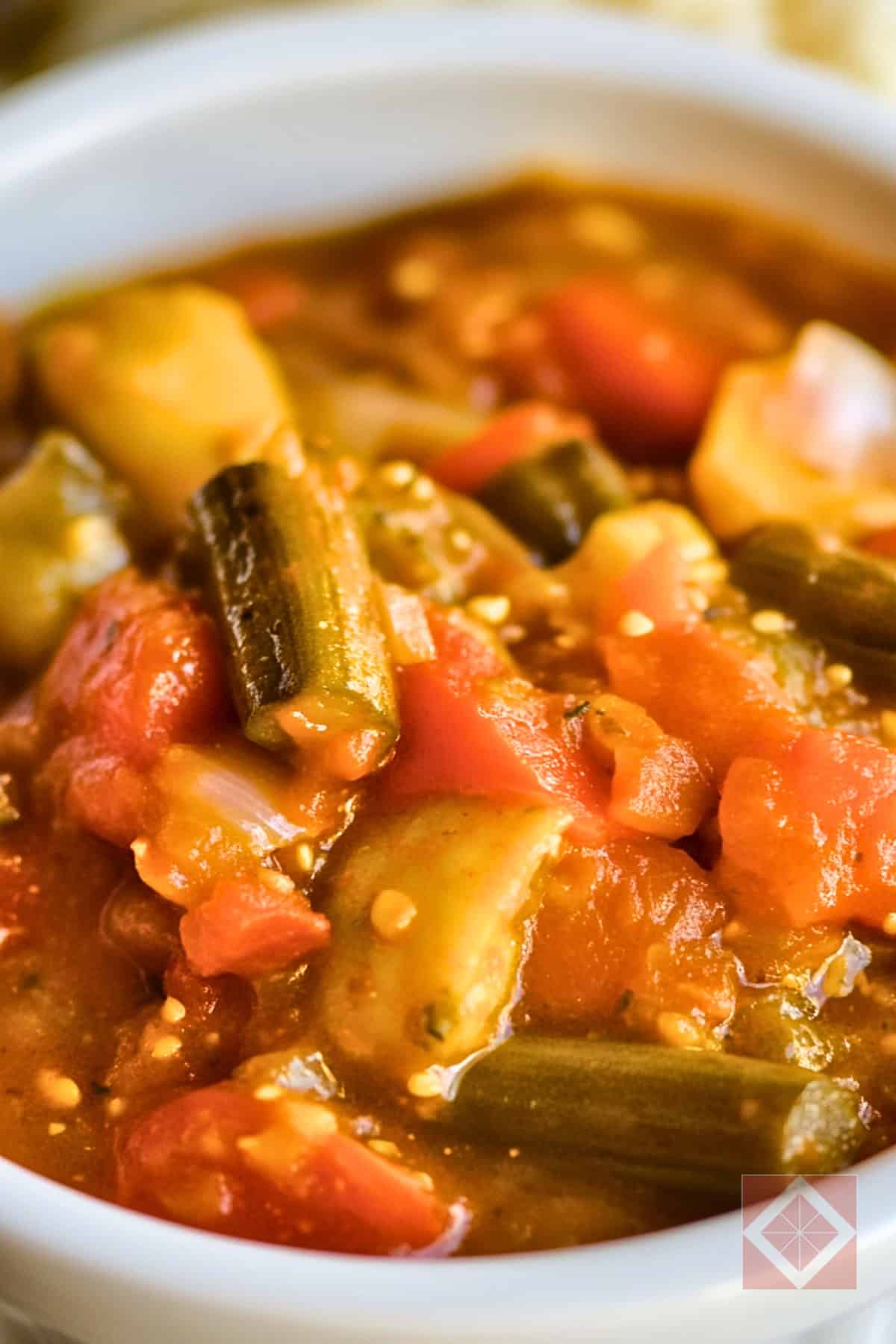 Slow-Cooked Soul Food Okra & Tomatoes with Spice 2 Slow-Cooked Soul Food Okra & Tomatoes with Spice - Slow Cooked Soul Food Okra Tomatoes with Spice pin 1 midia