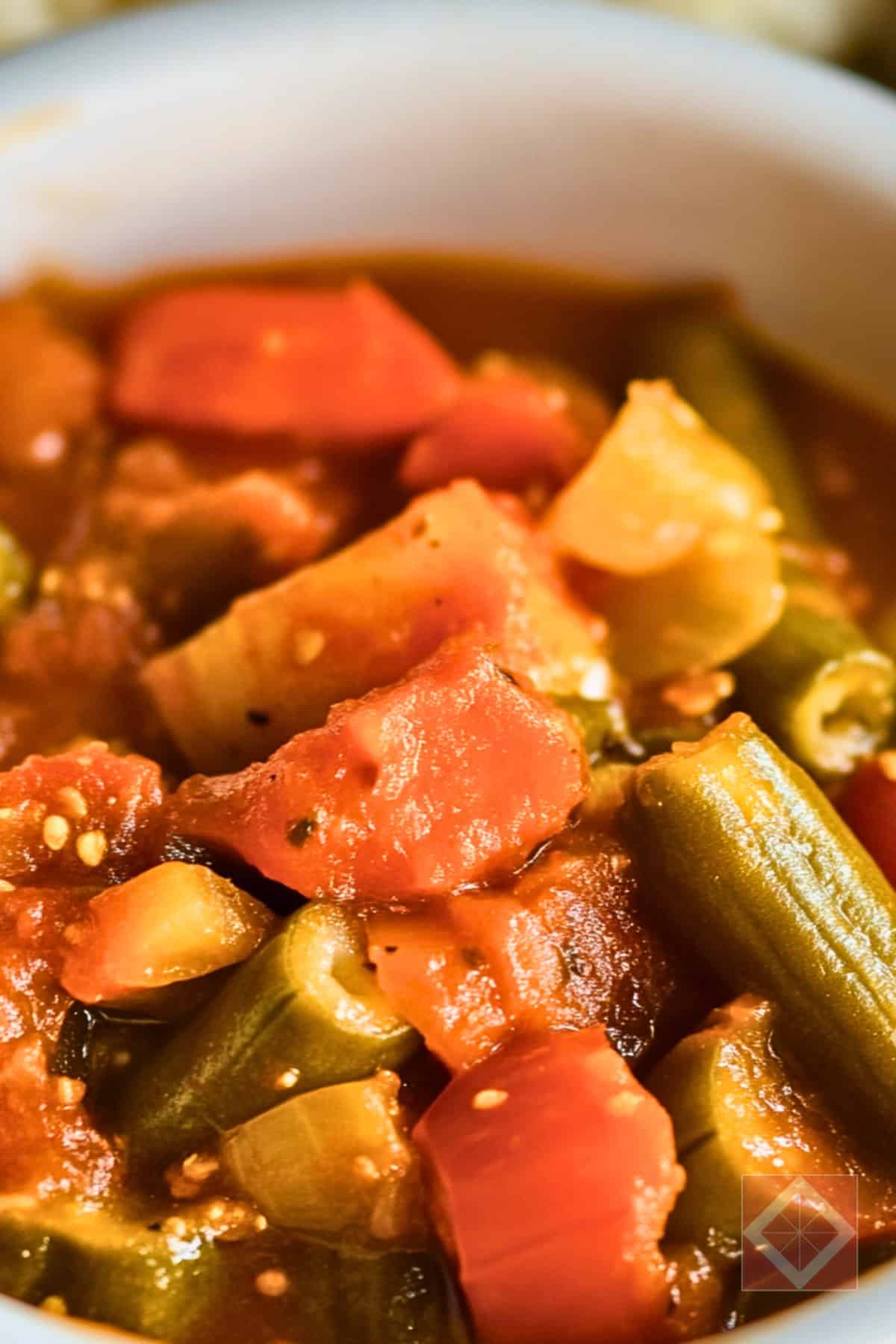 Slow-Cooked Soul Food Okra & Tomatoes with Spice 3 Slow-Cooked Soul Food Okra & Tomatoes with Spice - Slow Cooked Soul Food Okra Tomatoes with Spice pin 2 midia