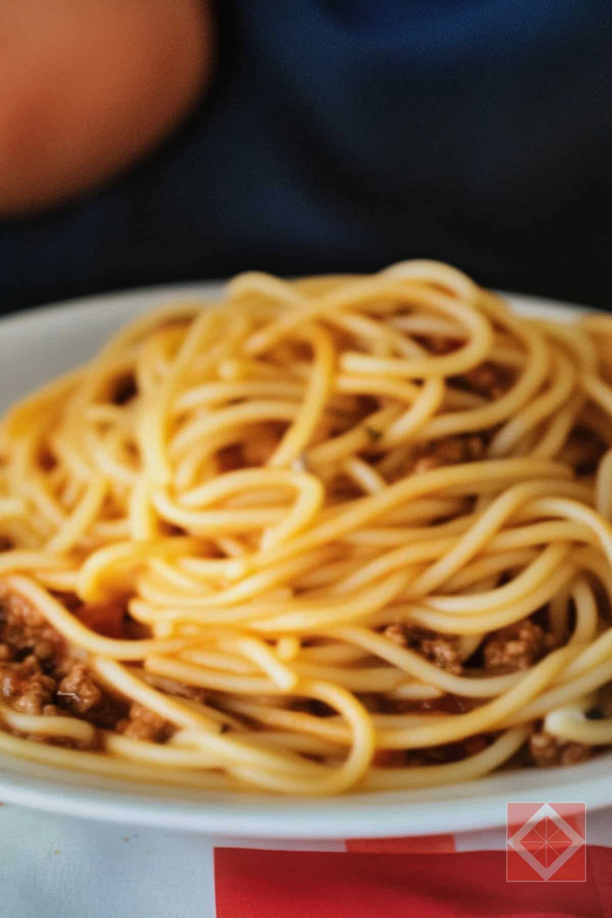 Soul Satisfying Spaghetti: A Hearty & Flavorful Dish 4 Soul Satisfying Spaghetti: A Hearty & Flavorful Dish - Soul Satisfying Spaghetti pin 2 midia