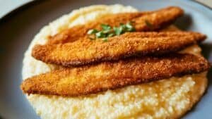 Southern Fried Catfish with Buttery Grits 1 Southern Fried Catfish with Buttery Grits - Southern Fried Catfish with Buttery Grits midia